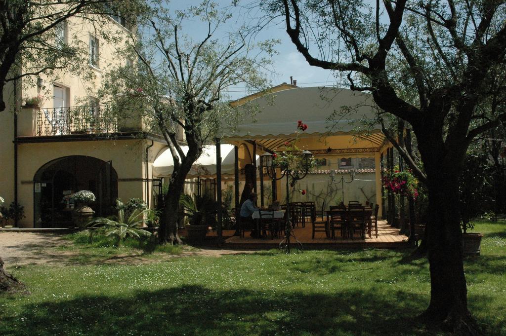 Antico Uliveto Guest House เซราเวซซา ภายนอก รูปภาพ